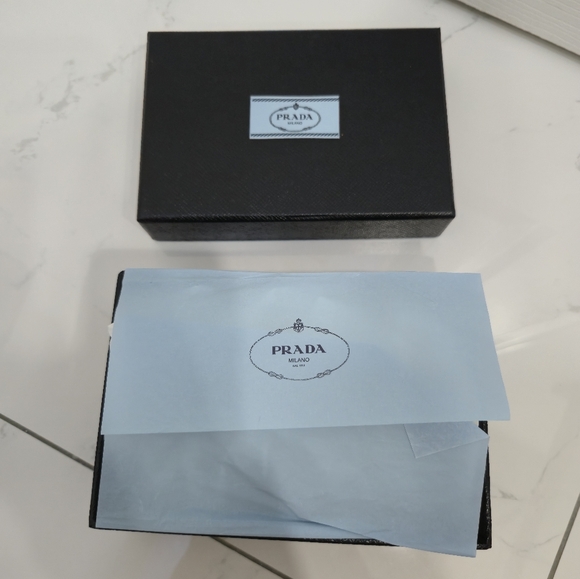 BNIB Authentic Prada Red Satin Box Clutch Bag - Picture 12 of 13